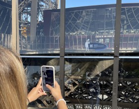 Scanner un QR Code pour accéder à l'expérience immersive