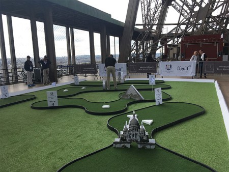 Mini golf au 1er étage de la tour Eiffel