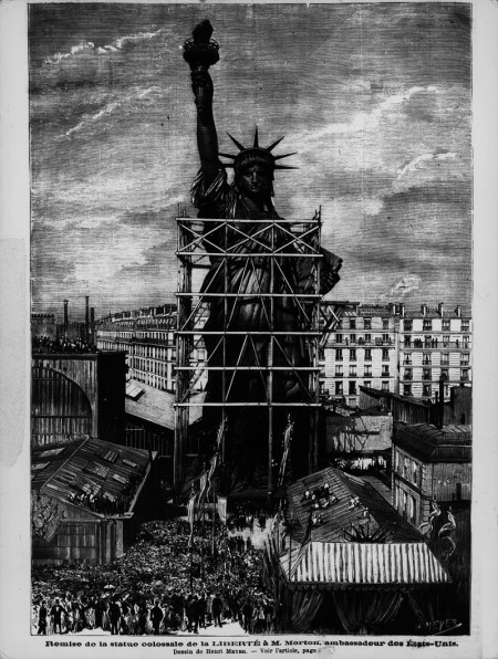Présentation de la statue de la Liberté aux États-Unis