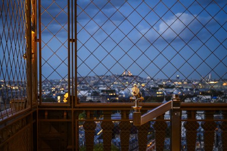 Photo d'une longue-vue depuis le 1er étage de la tour Eiffel