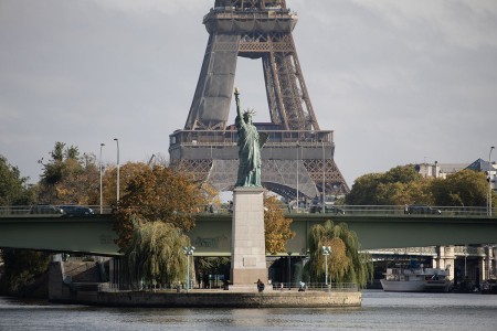 La réplique de la Statue de la Liberté à Paris