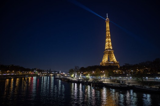 Photo de la tour Eiffel illuminée