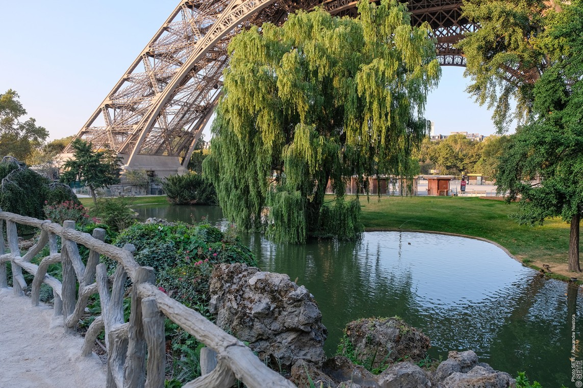 Photo prise des jardins de la tour Eiffel