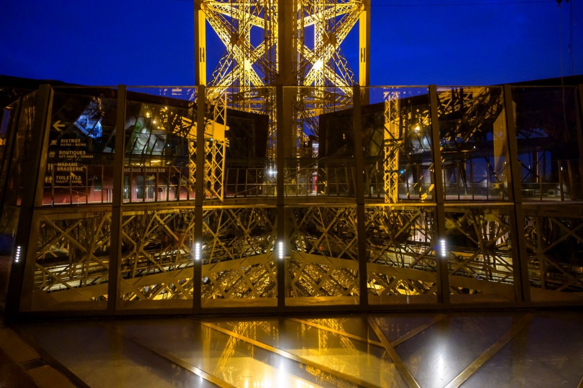 Photo du 1er étage de la tour Eiffel