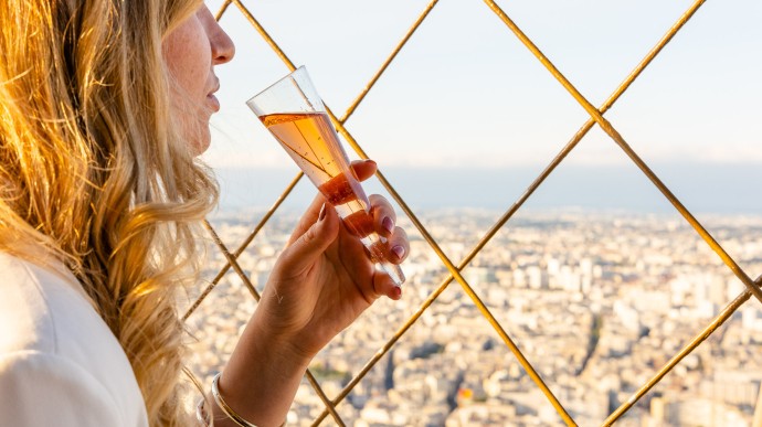 Coupe de champagne au sommet